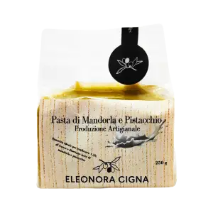 Panetto di pasta di mandorla e pistacchio prodotto in Sicilia per bevande vegetali latte di mandorla e pistacchio Eleonora Cigna